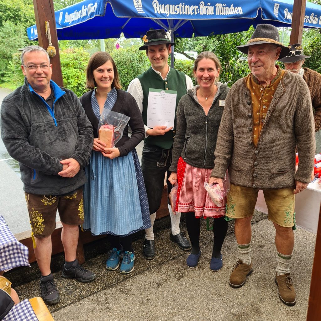 Die Sieger des Lederhosenturnieres am Sonntag: Die Mannschaft aus Putzbrunn